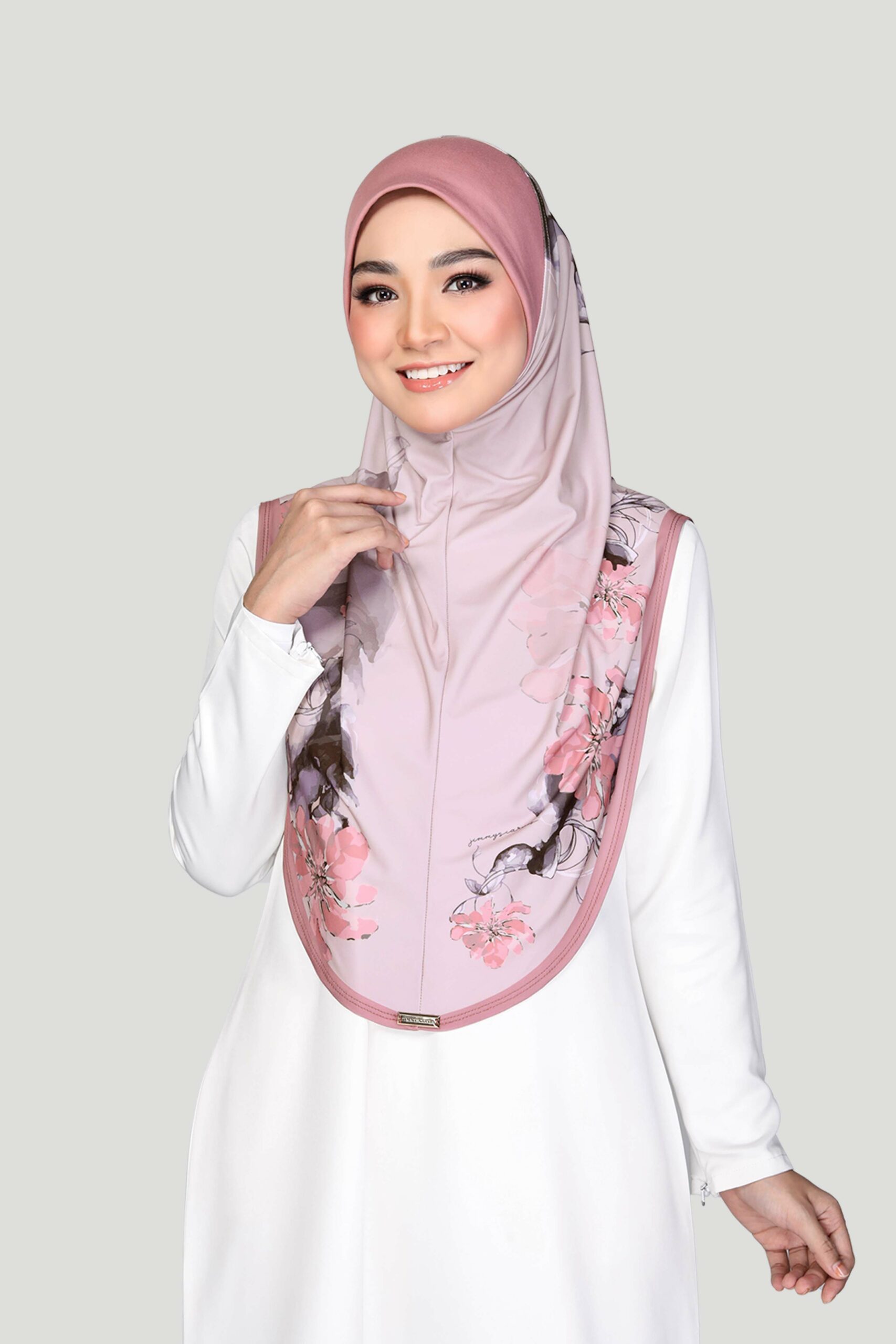 AISYA SARUNG - ADHA
