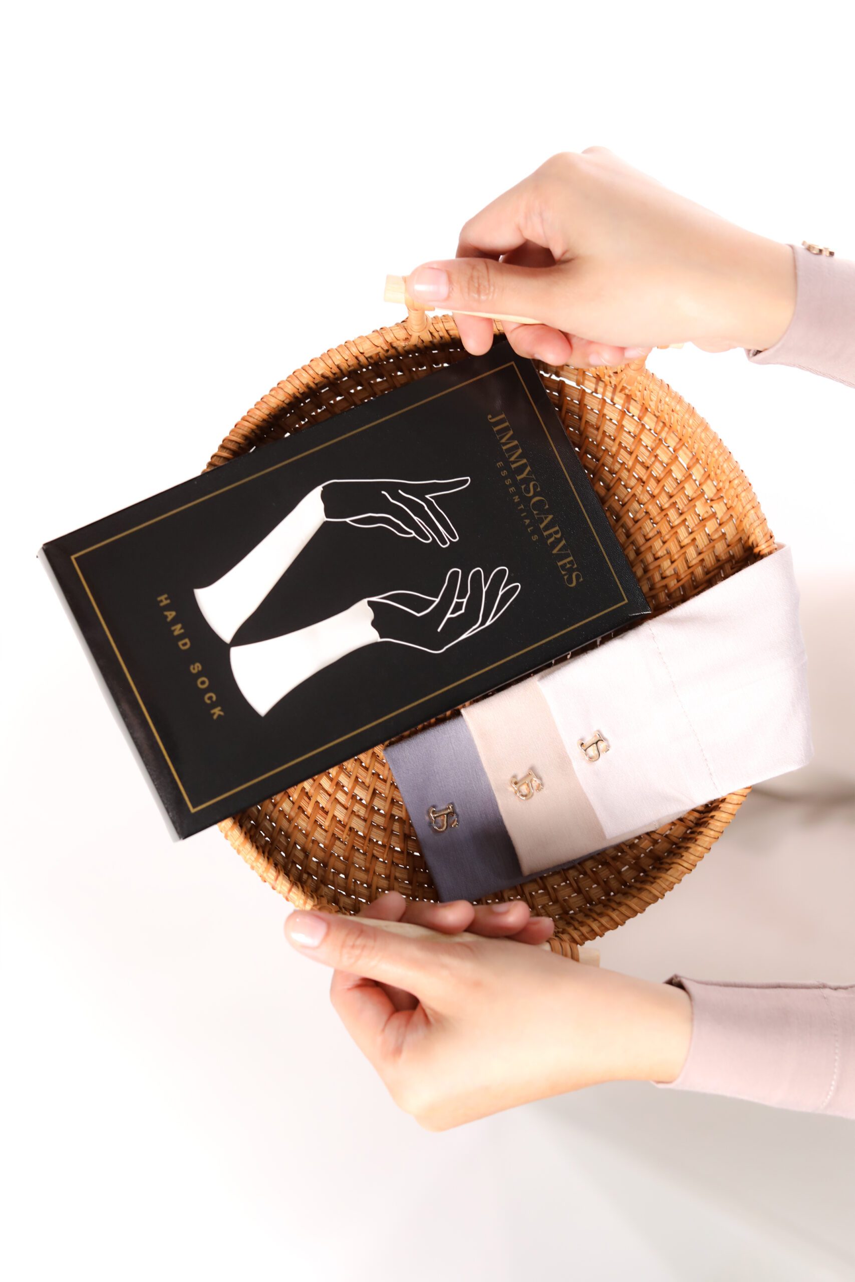 SARA HANDSOCK - NOVA - Image 7