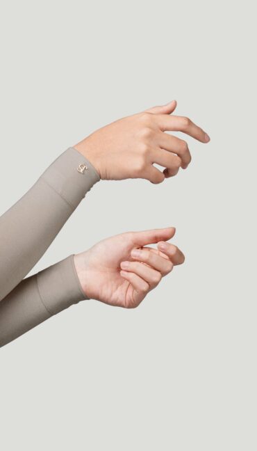 SARA HANDSOCK - LUNA