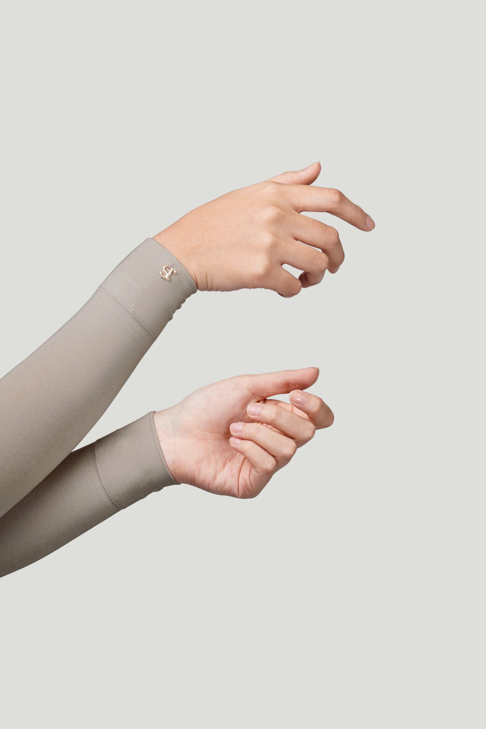 SARA HANDSOCK - LUNA