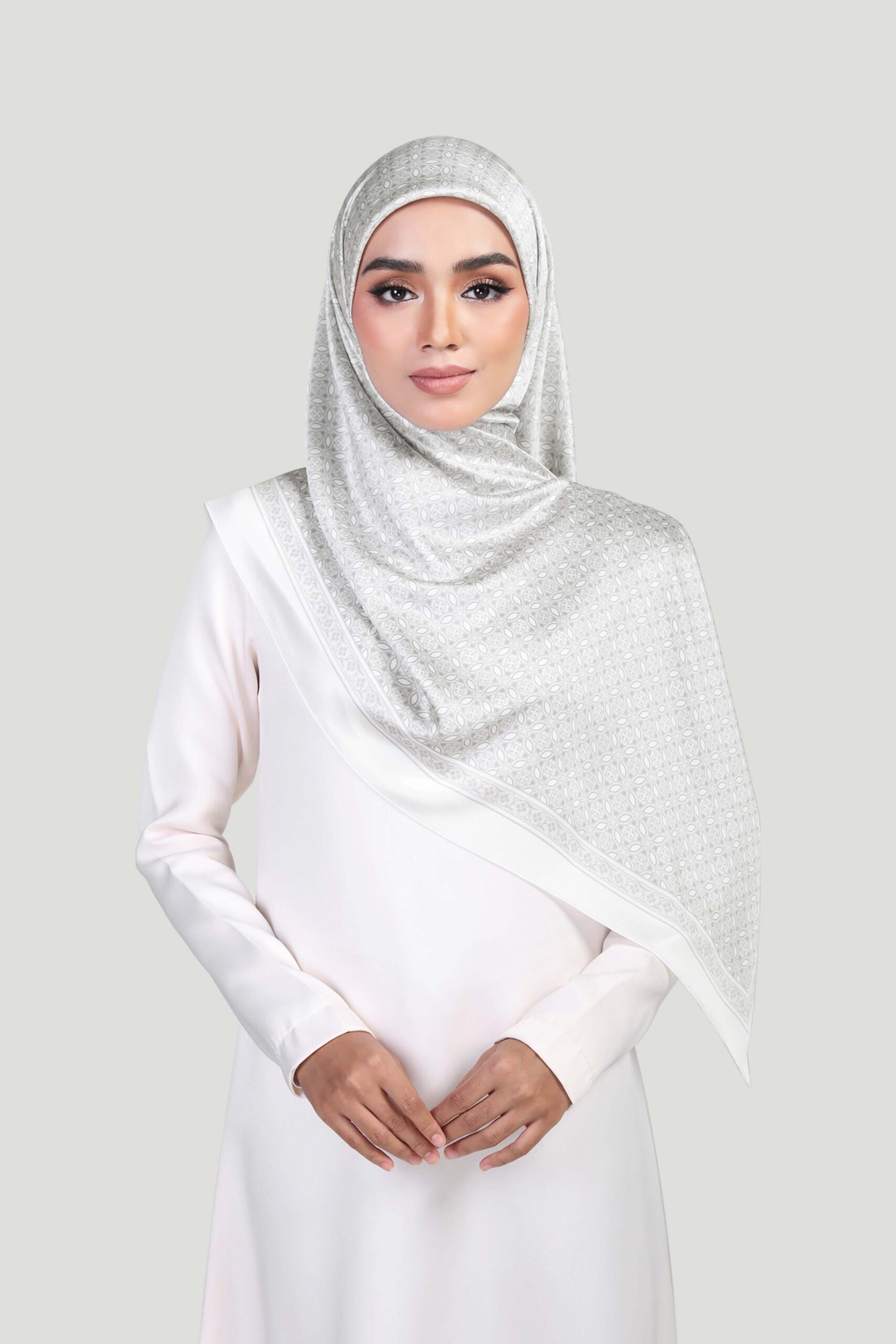 MALEEQA SQUARE – SWANS