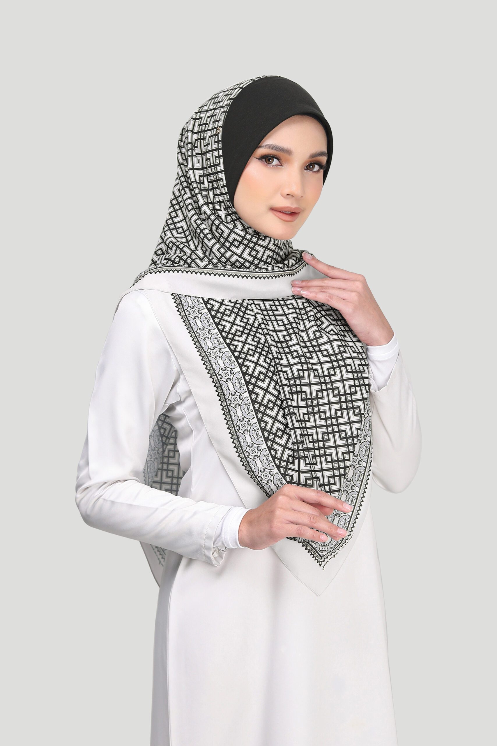 MALEEQA ALHAMBRA - ANTIQUE